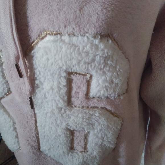 H & M Hooded Decal Sweater Soft - Picture 8 of 10